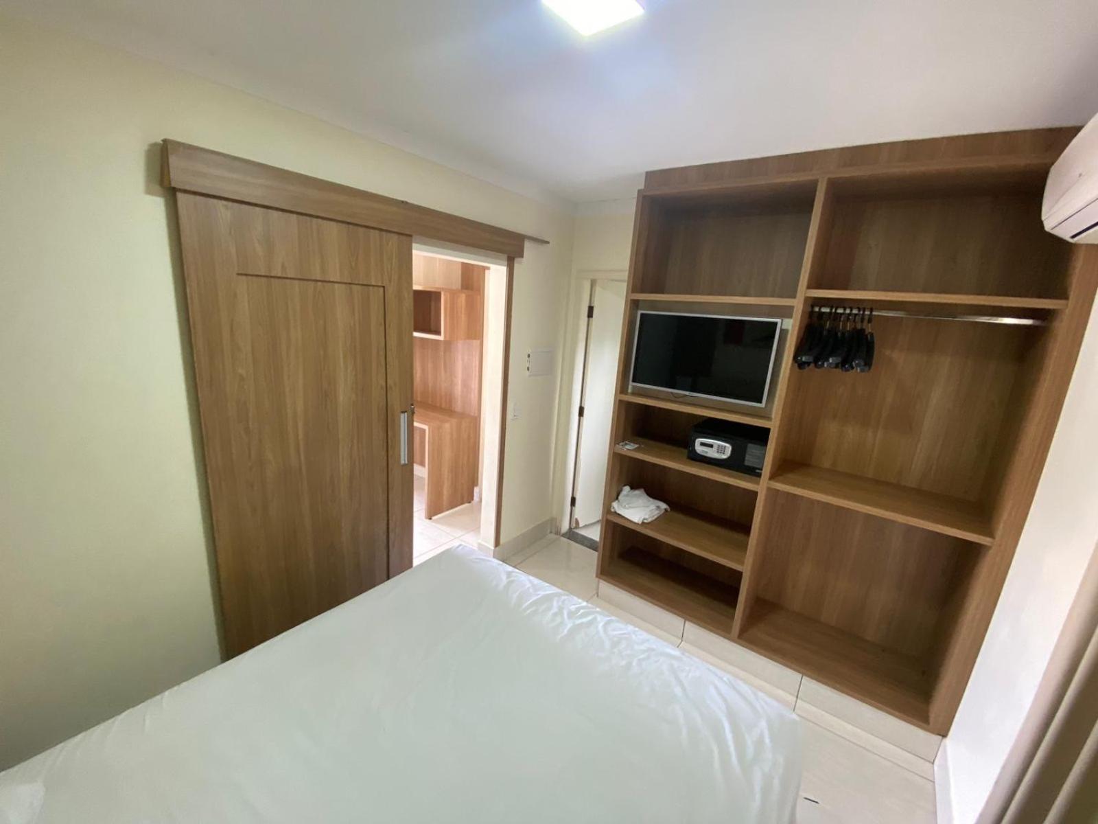 Lacqua Diroma Hotel Com Parque Aquatico 24 Horas Caldas Novas Eksteriør billede